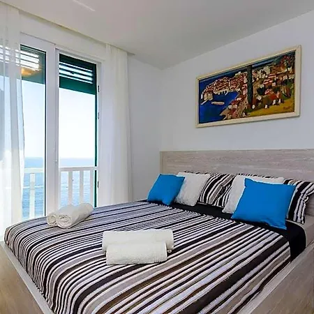 Lazarin Hotel