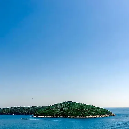 Lazarin Hotel