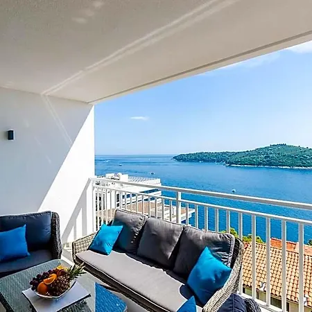 Lazarin Hotel