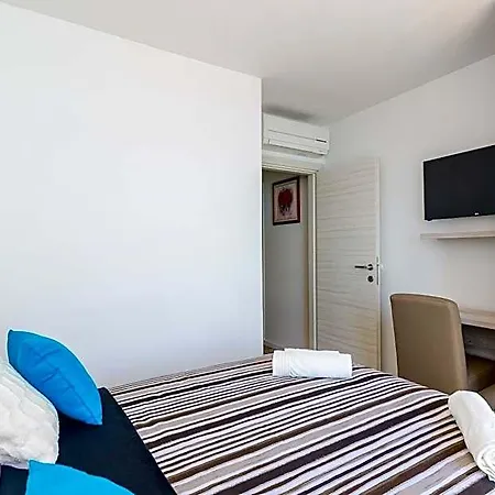 Hotel Lazarin