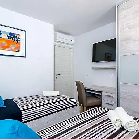 Lazarin Hotel 4*